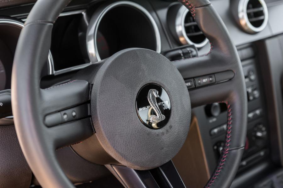 Детали интерьера Shelby GT500 2007 года  (фото 80 из 128)